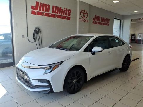 Used 2024 Toyota Corolla SE FWD image 1