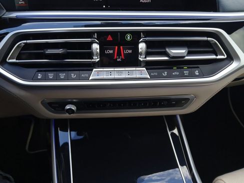Used 2022 BMW X7 xDrive40i w/ Executive Package AWD/4WD image 4