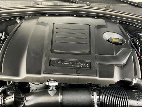 Used 2025 Jaguar F-PACE R-Dynamic S image 39