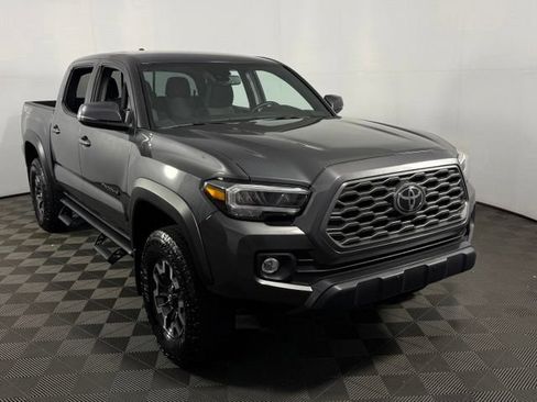 Used 2023 Toyota Tacoma TRD Off-Road w/ Black Out Package (TMS) AWD/4WD image 28
