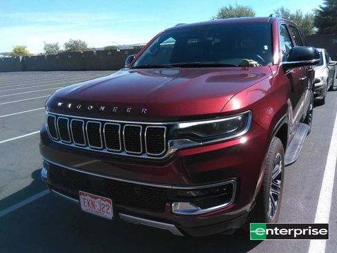 Used 2024 Jeep Wagoneer Series II w/ Flexible Seating Group RWD image 3