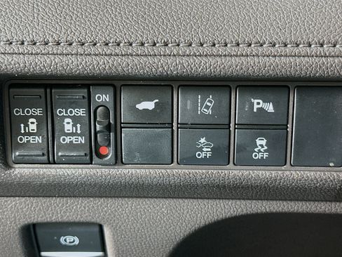 Used 2019 Honda Odyssey Elite image 16