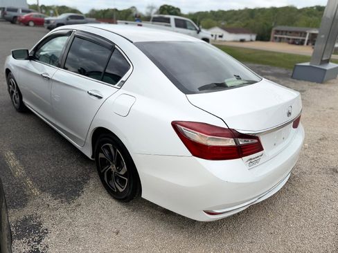 Used 2017 Honda Accord LX image 4