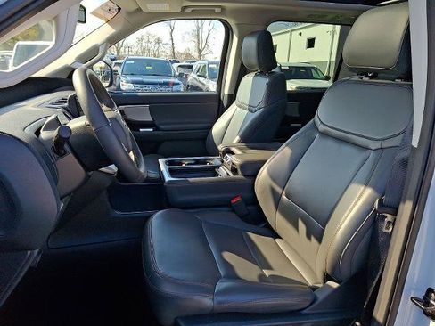 Certified 2025 Ford Expedition Active image 14