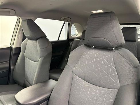 Certified 2025 Toyota RAV4 XLE AWD/4WD image 24