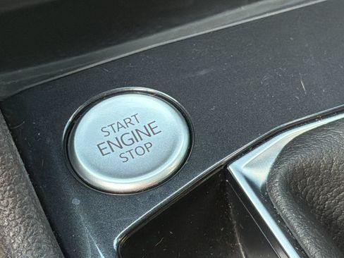 Used 2024 Volkswagen Tiguan SEL R-Line AWD/4WD image 18