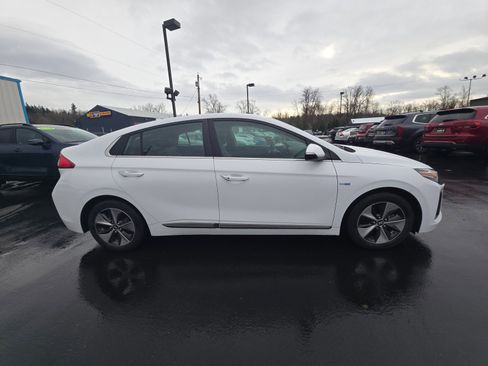 Used 2019 Hyundai Ioniq Limited image 2