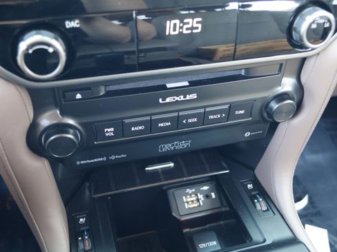 Used 2023 Lexus GX 460 Premium AWD/4WD image 28