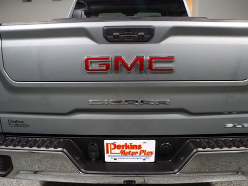 Used 2024 GMC Sierra 1500 SLE image 8