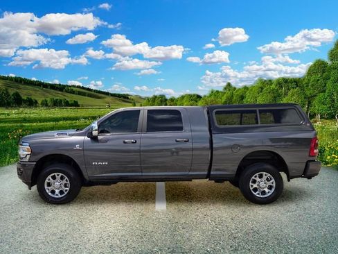 Used 2024 RAM 2500 Laramie AWD/4WD image 3