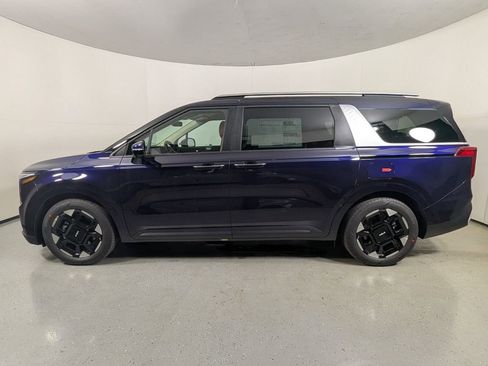 New 2026 Kia Carnival EX FWD image 4