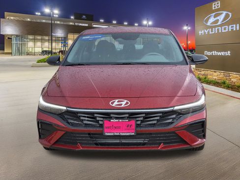Used 2025 Hyundai Elantra Sport FWD image 5
