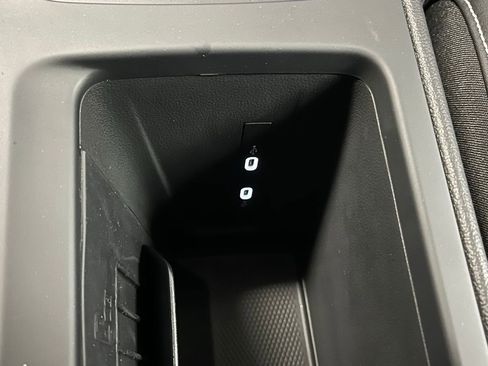 New 2025 Volkswagen Tiguan SE image 14