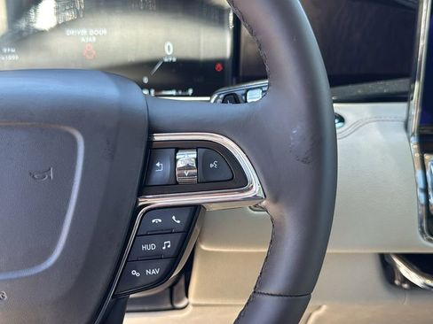 Used 2020 Lincoln Navigator Reserve w/ Luxury Package AWD/4WD image 12
