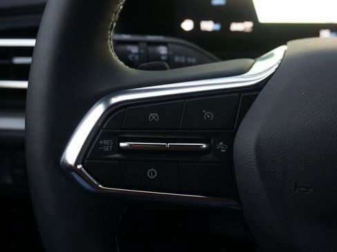 Used 2025 Chevrolet Traverse LT w/ LPO, Floor Liner Package image 20