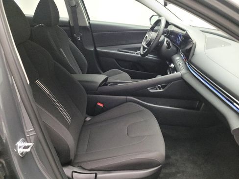 Used 2025 Hyundai Elantra SEL FWD image 21