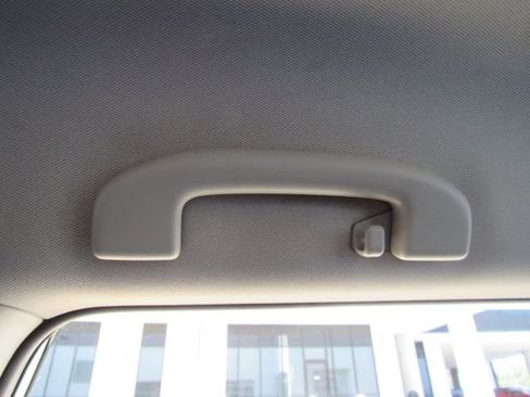 Used 2020 Nissan Pathfinder SV image 28