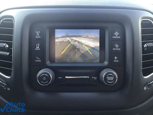 Used 2018 Jeep Compass Latitude w/ Cold Weather Group image 39