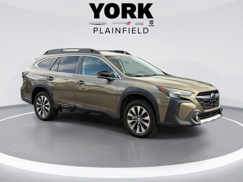 Used 2024 Subaru Outback Limited AWD/4WD image 3
