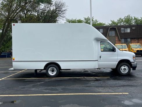 New 2026 Ford E-450 and Econoline 450 Super Duty w/ Power Equipment Group RWD image 4