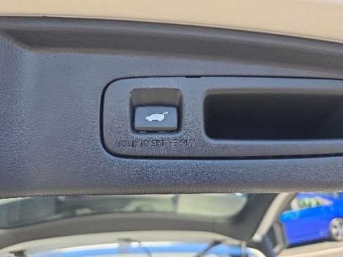 Used 2024 Honda CR-V EX-L image 11