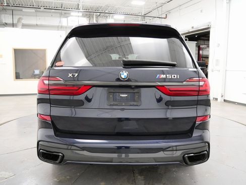 Used 2022 BMW X7 M50i image 6