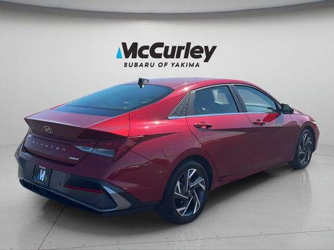 Used 2024 Hyundai Elantra Limited FWD image 6