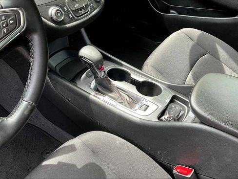 Used 2025 Chevrolet Malibu RS FWD image 10
