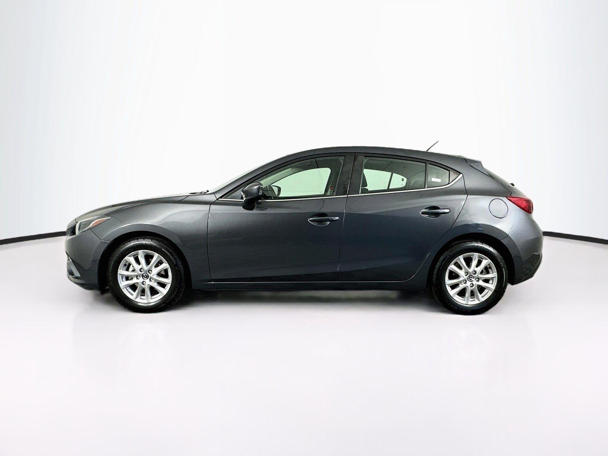 Used 2016 MAZDA MAZDA3 i Touring FWD image 4