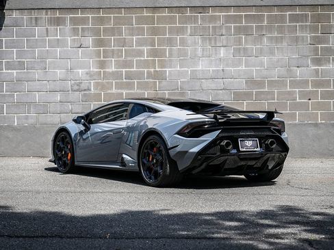 Used 2024 Lamborghini Huracan Tecnica RWD image 4