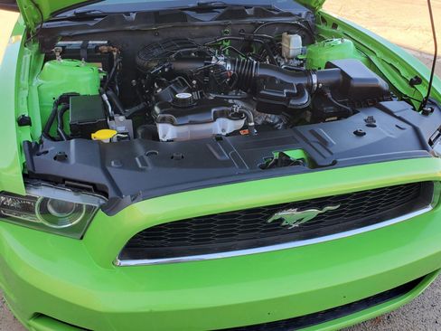 Used 2013 Ford Mustang Convertible RWD image 38