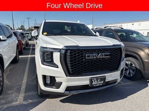 Used 2023 GMC Yukon Denali Ultimate AWD/4WD image 6