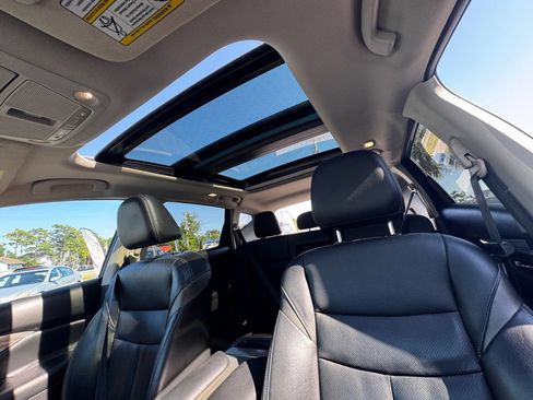 Used 2016 Nissan Murano Platinum w/ Platinum Technology Package FWD image 11