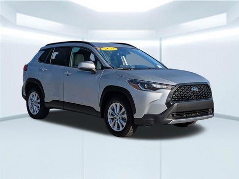 Used 2022 Toyota Corolla Cross LE image 8