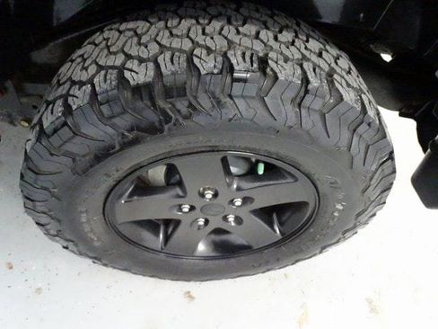 Used 2017 Jeep Wrangler Unlimited Sport image 24