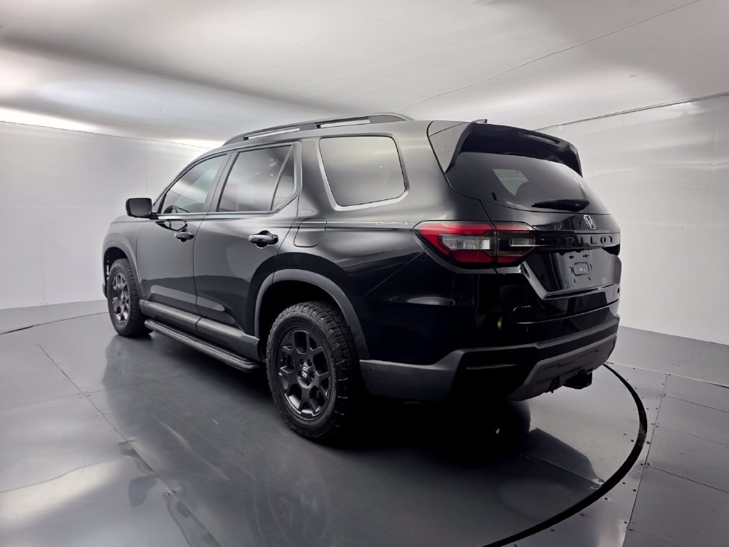 Used 2025 Honda Pilot TrailSport image 6