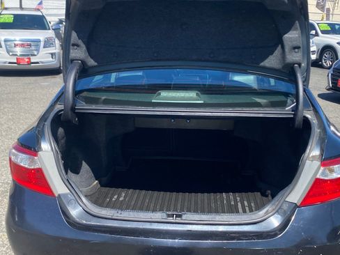 Used 2017 Toyota Camry SE FWD image 9