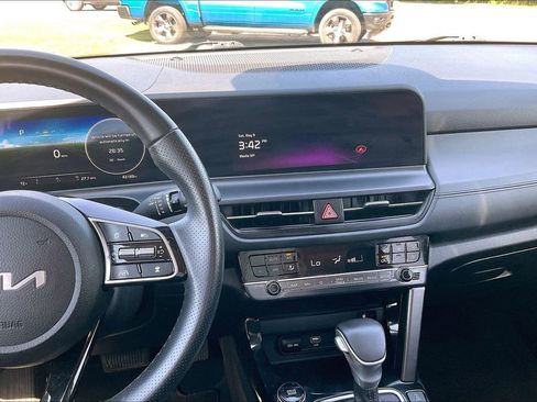 Used 2024 Kia Seltos SX w/ SX Sunroof Package AWD/4WD image 6