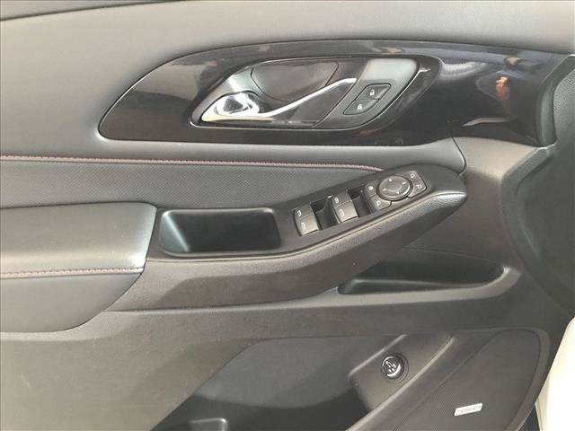 Used 2023 Chevrolet Traverse RS AWD/4WD image 17