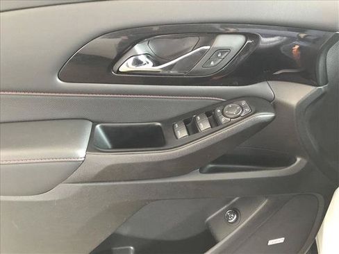Used 2023 Chevrolet Traverse RS AWD/4WD image 17