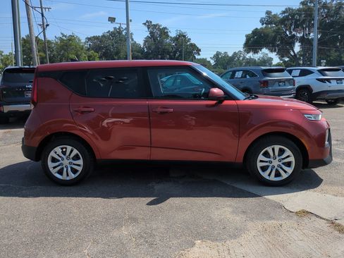 Used 2022 Kia Soul LX FWD image 4