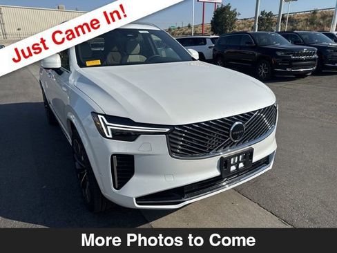 Used 2026 Volvo XC90 B5 Plus image 8