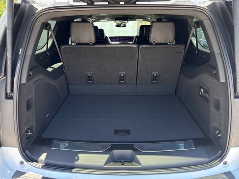 New 2026 Cadillac Escalade ESV 4WD image 11