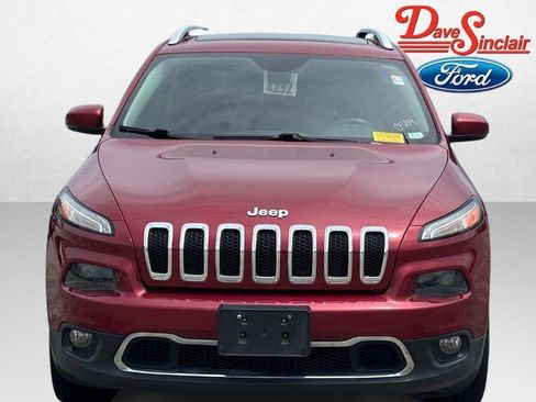 Used 2017 Jeep Cherokee Limited AWD/4WD image 2