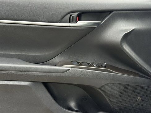 Used 2022 Toyota Corolla LE image 24