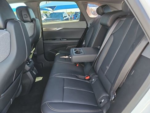 New 2025 Cadillac Optiq Sport 1 w/ LPO, ONYX Package image 10