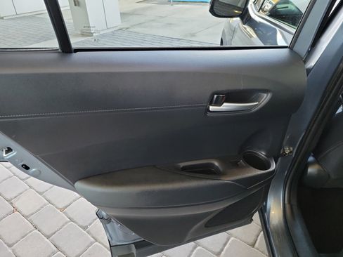 Used 2024 Toyota Corolla Cross XLE image 27