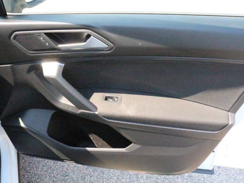 Used 2020 Volkswagen Tiguan S image 17