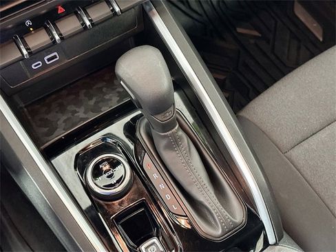 Used 2023 Chevrolet Colorado Trail Boss w/ Technology Package image 14