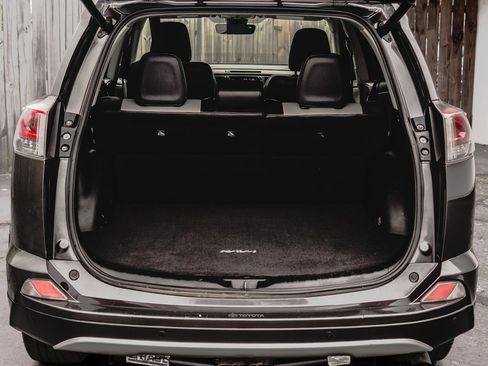 Used 2016 Toyota RAV4 Limited image 14